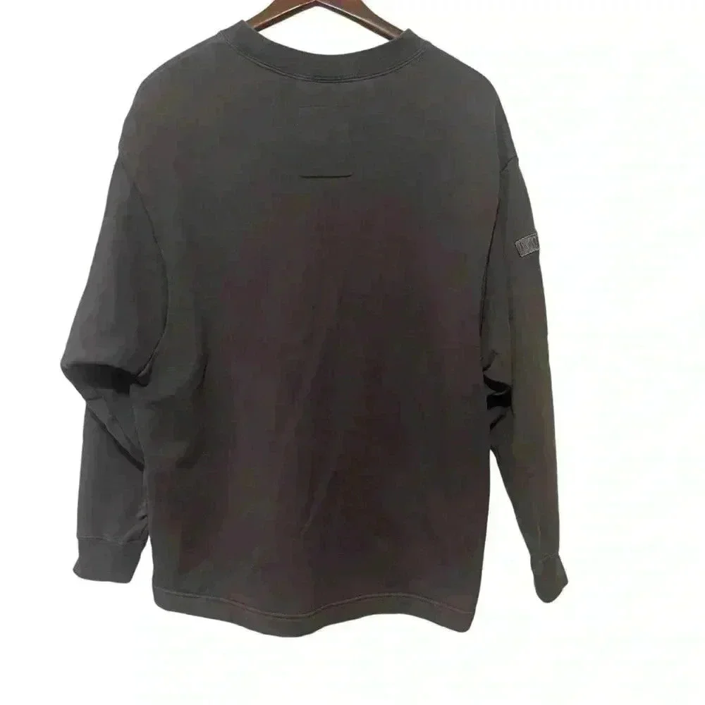 NIKE  Womens Dk Gray crew sweatshirt gold logo embellished top stitch patch Sz M